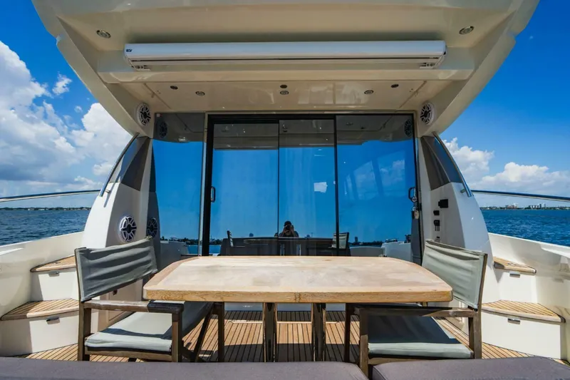 Slide: The Image of Prestige 500S 2018 - 10