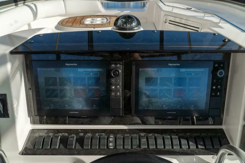 Slide: The Image of Sea Ray 58 Sedan Bridge 2008 - 15