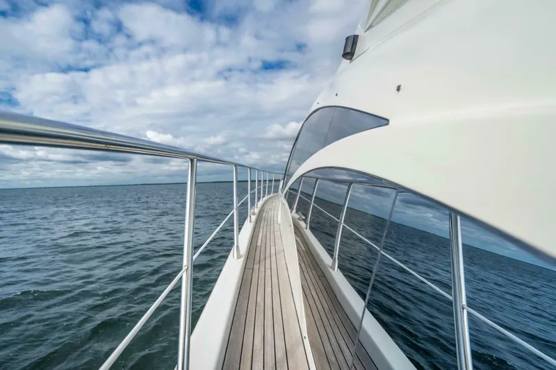 Slide: The Image of Azimut 68S 2007 - 13