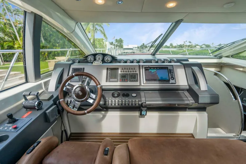 Slide: The Image of Azimut 68S 2007 - 24