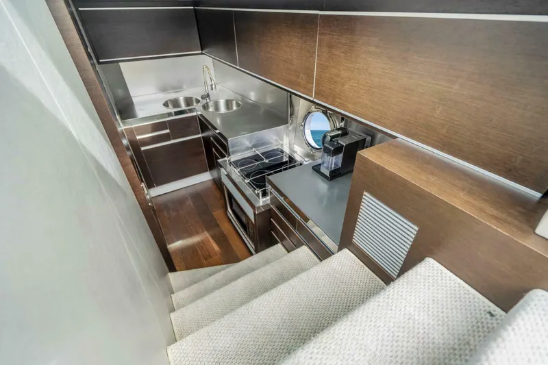 Slide: The Image of Azimut 68S 2007 - 31