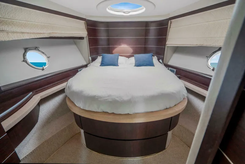 Slide: The Image of Azimut 68S 2007 - 43