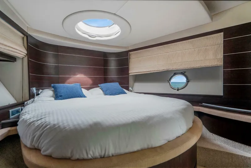 Slide: The Image of Azimut 68S 2007 - 44