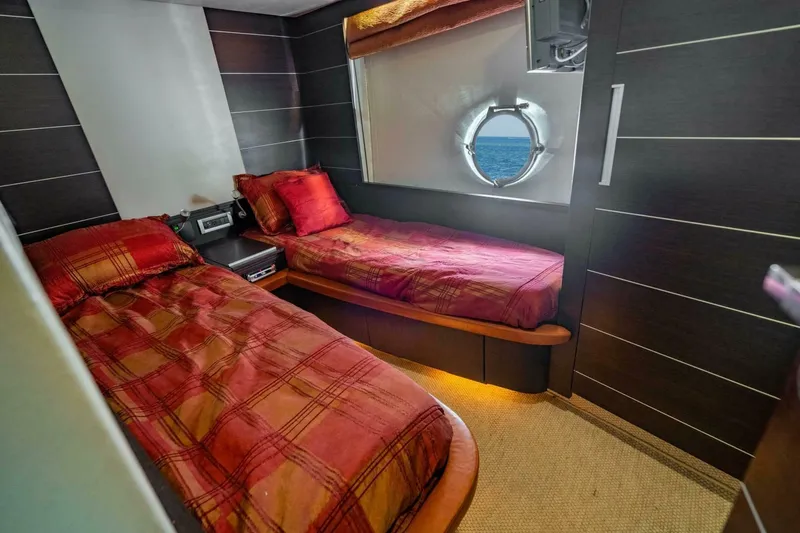 Slide: The Image of Azimut 68S 2007 - 48