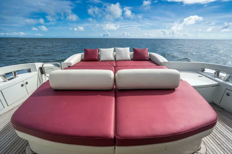 Slide: The Image of Azimut 68S 2007 - 9