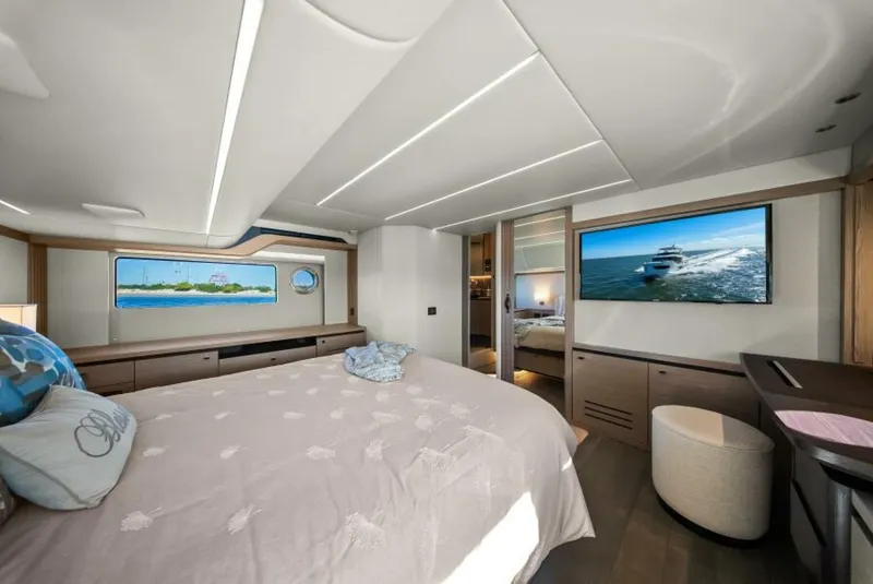 Slide: The Image of Absolute Navetta 53 2025 - 15