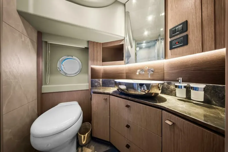 Slide: The Image of Absolute Navetta 53 2025 - 18