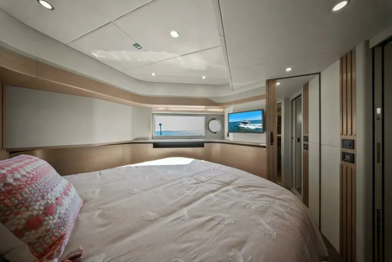 Slide: The Image of Absolute Navetta 53 2025 - 20