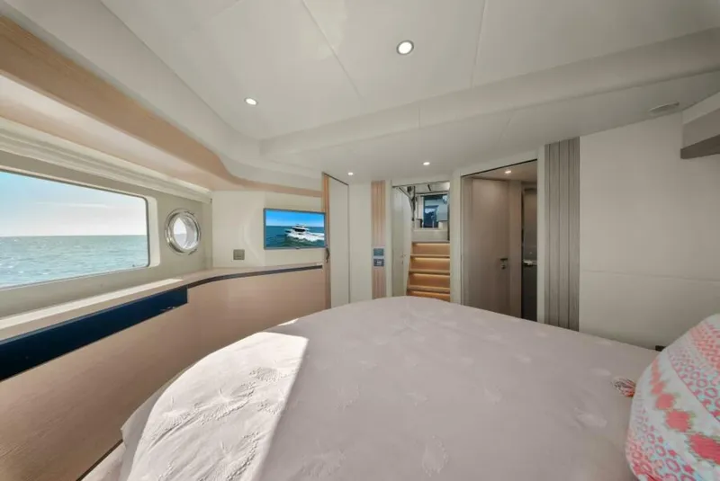 Slide: The Image of Absolute Navetta 53 2025 - 21