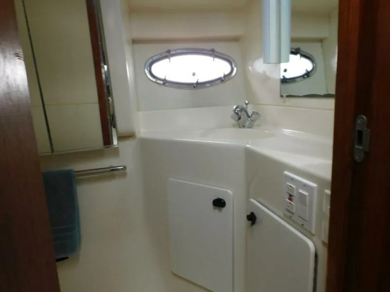 Slide: The Image of Tiara 3500 Express 1995 - 17