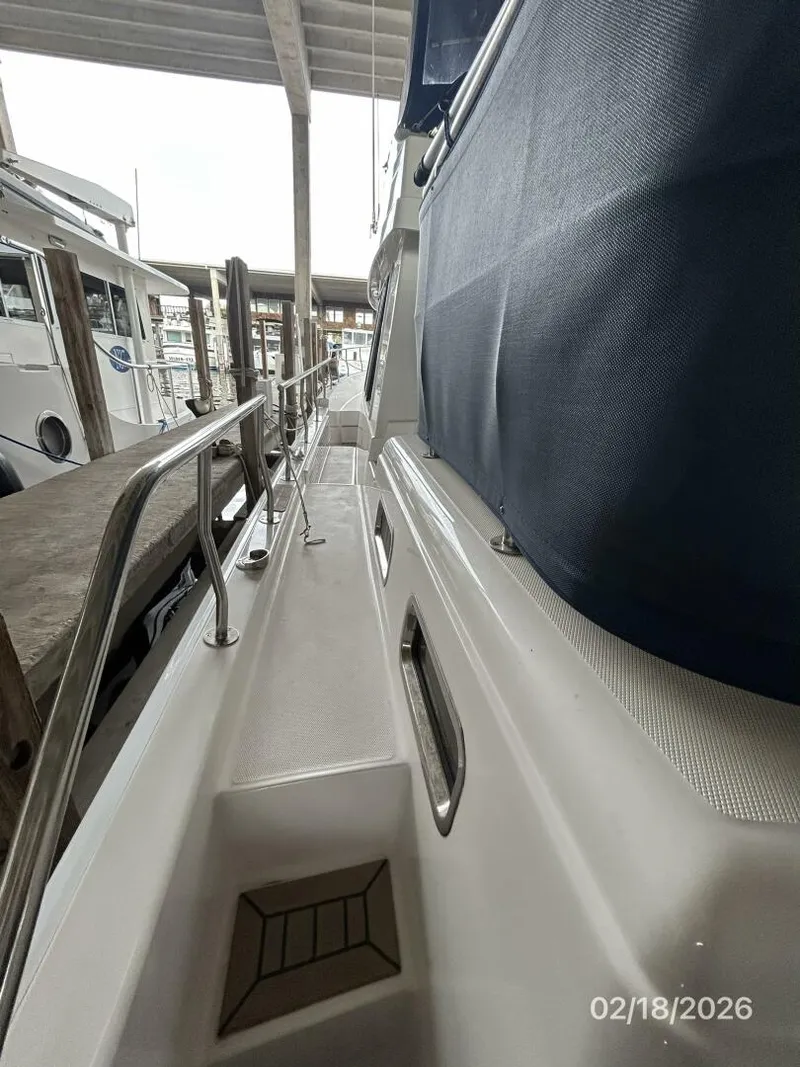 Slide: The Image of Mainship 430 2004 - 10