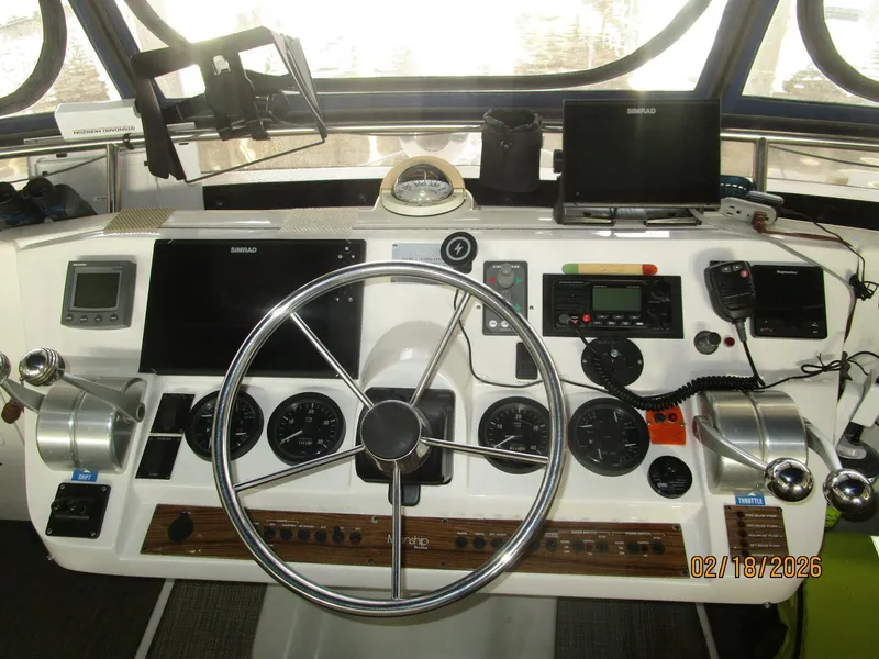 Slide: The Image of Mainship 430 2004 - 19