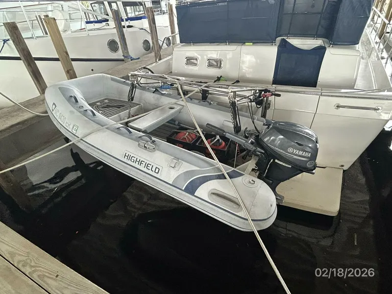 Slide: The Image of Mainship 430 2004 - 38