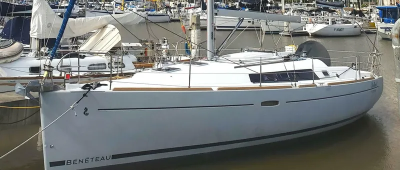 Slide: The Image of Beneteau Oceanis 2015 - 2