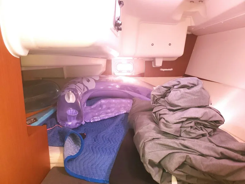 Slide: The Image of Beneteau Oceanis 2015 - 24
