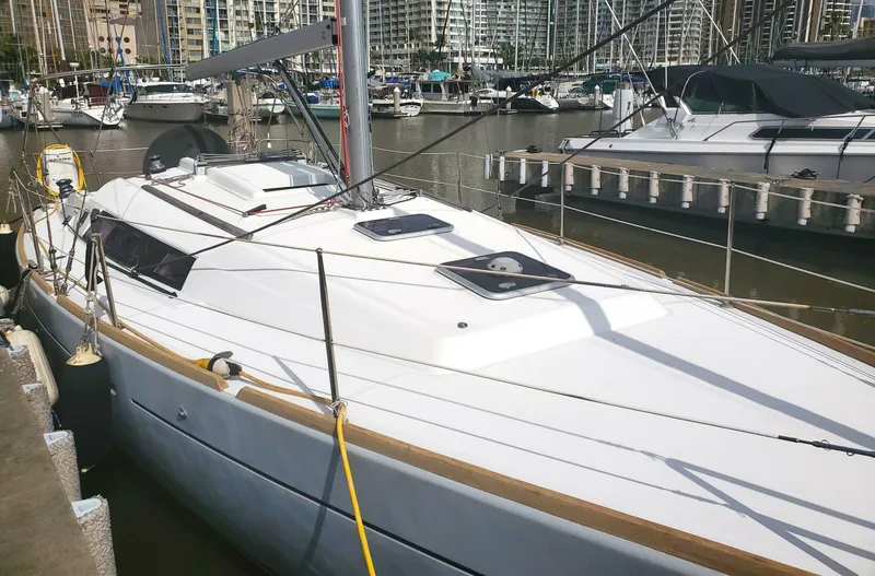 Slide: The Image of Beneteau Oceanis 2015 - 6