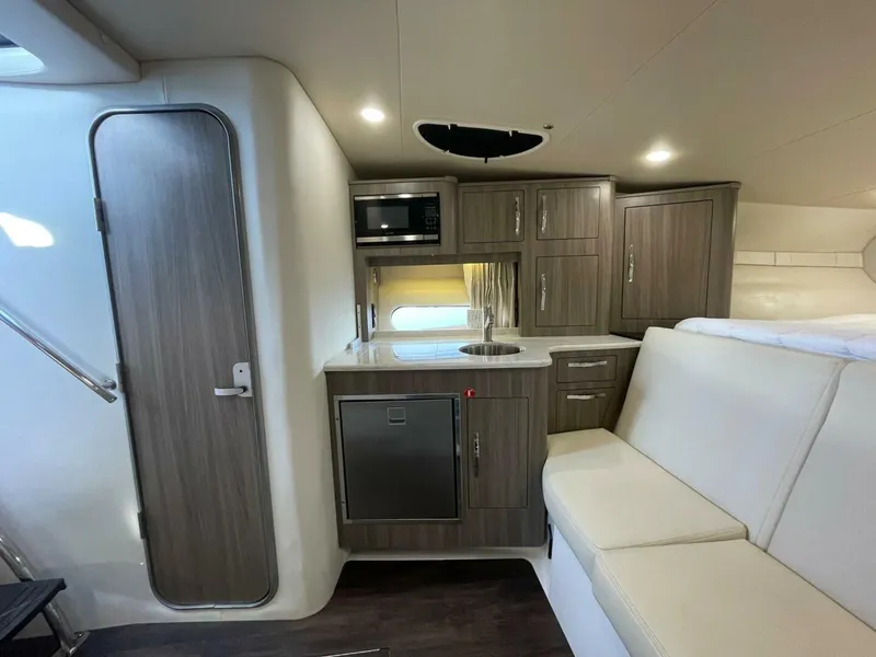 Slide: The Image of Regal 33 XO 2021 - 18