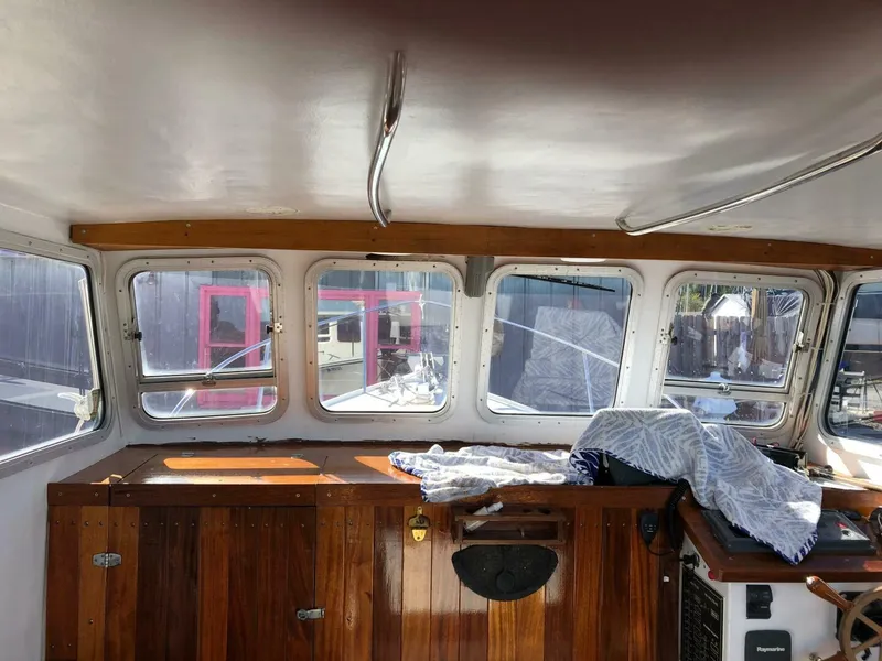 Slide: The Image of Seaworthy Downeast 28 2000 - 4