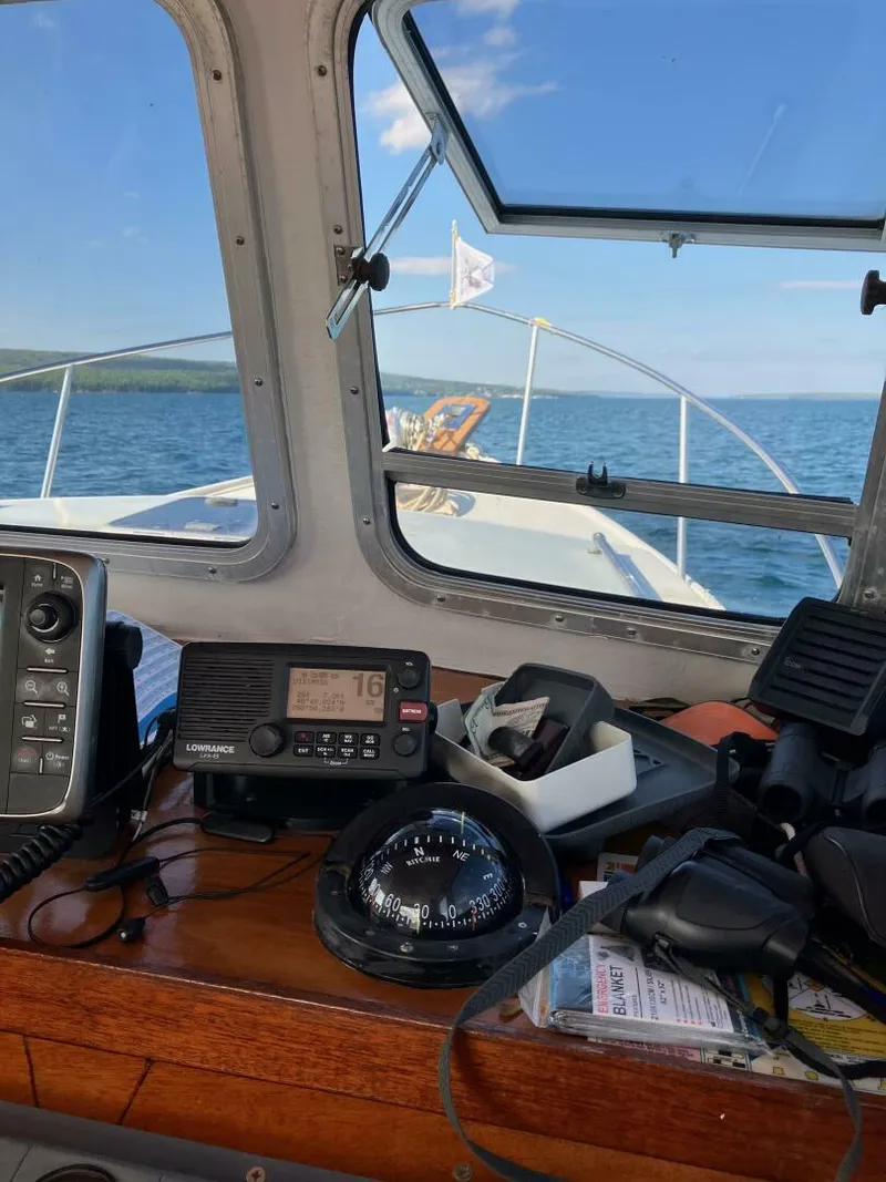 Slide: The Image of Seaworthy Downeast 28 2000 - 6