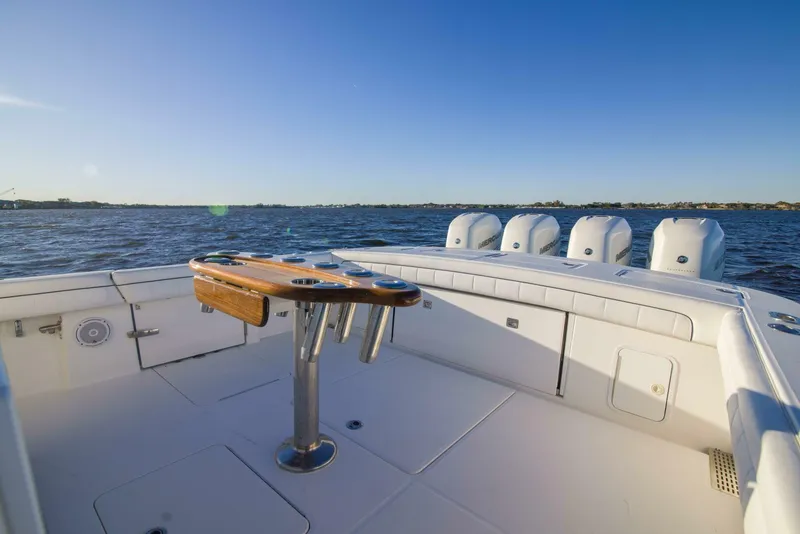 Slide: The Image of Regulator Marine 41 Center Console 2016 - 25
