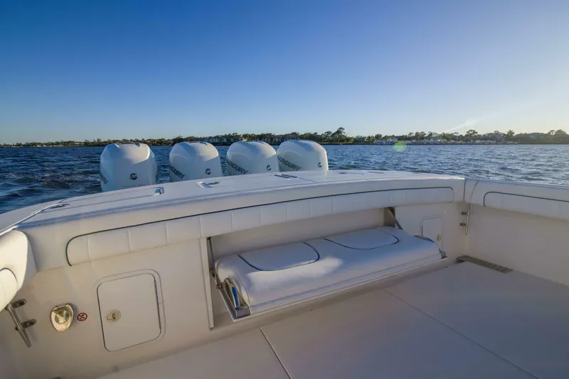 Slide: The Image of Regulator Marine 41 Center Console 2016 - 29