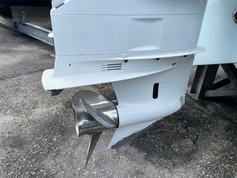 Slide: The Image of Sea Fox 328 Commander 2019 - 12