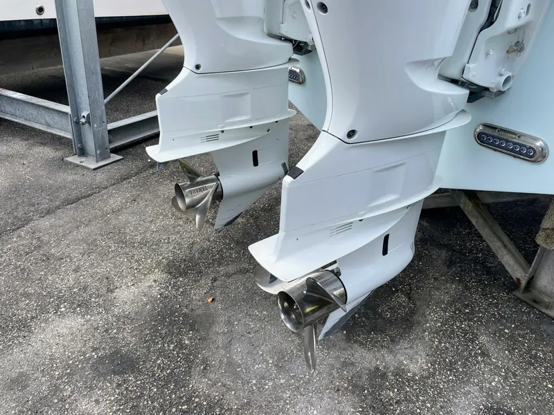 Slide: The Image of Sea Fox 328 Commander 2019 - 13