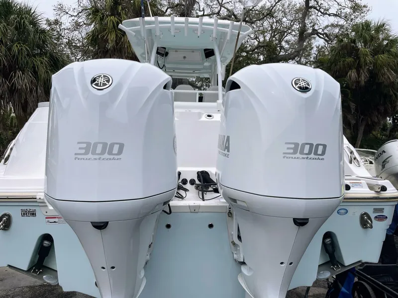 Slide: The Image of Sea Fox 328 Commander 2019 - 14