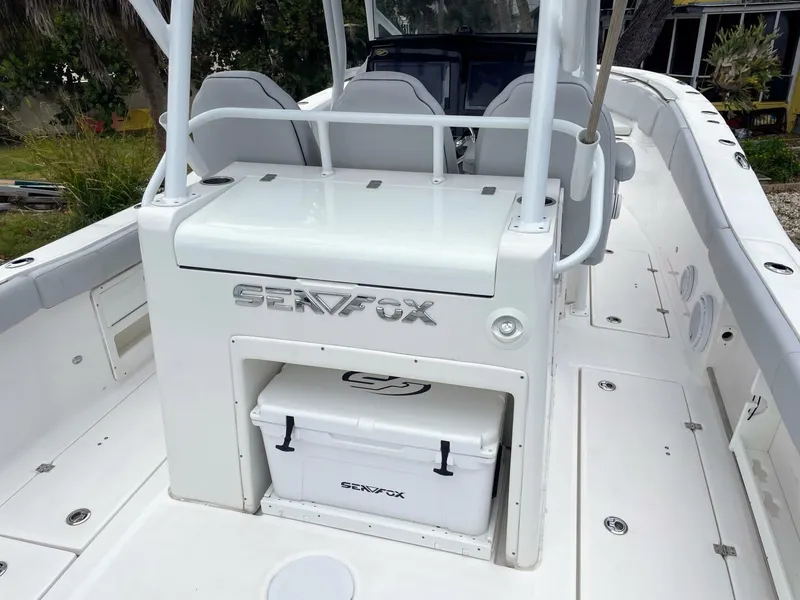 Slide: The Image of Sea Fox 328 Commander 2019 - 19