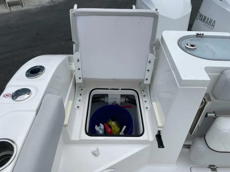 Slide: The Image of Sea Fox 328 Commander 2019 - 29