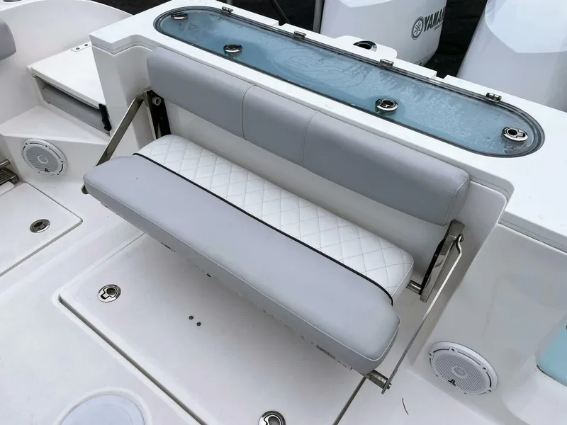Slide: The Image of Sea Fox 328 Commander 2019 - 31