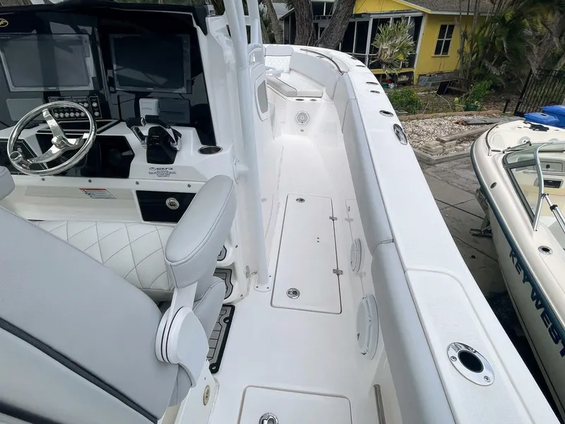 Slide: The Image of Sea Fox 328 Commander 2019 - 42