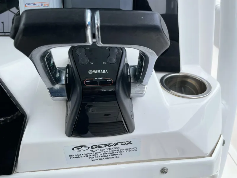 Slide: The Image of Sea Fox 328 Commander 2019 - 48