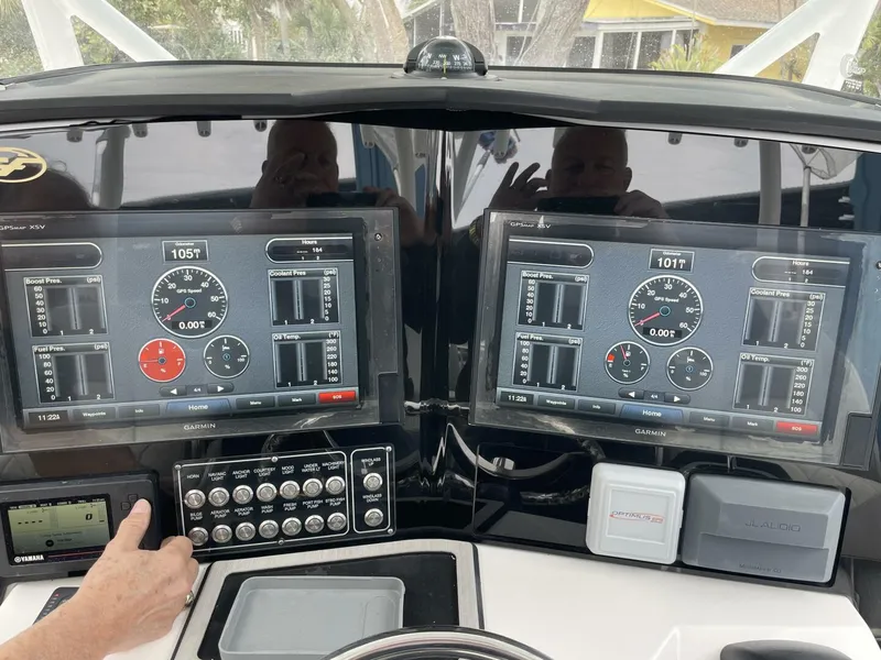 Slide: The Image of Sea Fox 328 Commander 2019 - 53