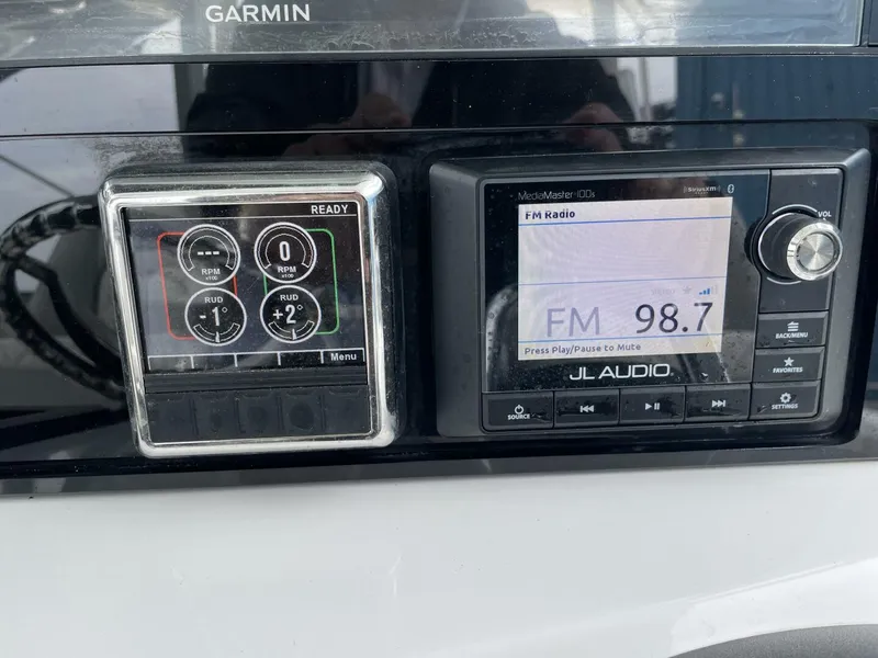 Slide: The Image of Sea Fox 328 Commander 2019 - 58