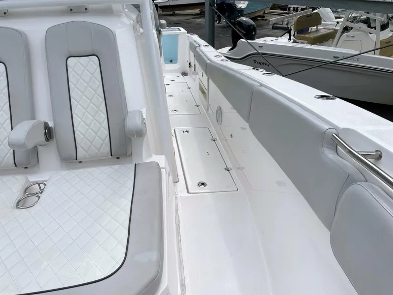 Slide: The Image of Sea Fox 328 Commander 2019 - 72