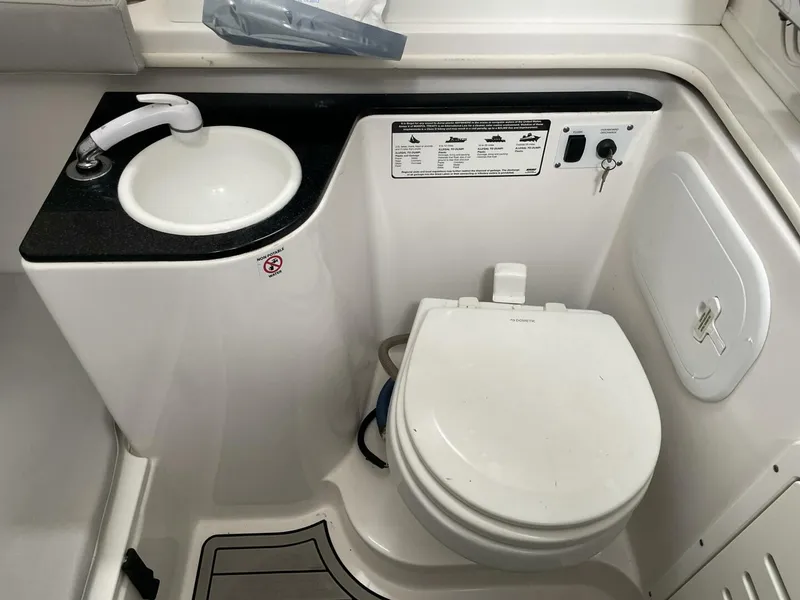 Slide: The Image of Sea Fox 328 Commander 2019 - 80
