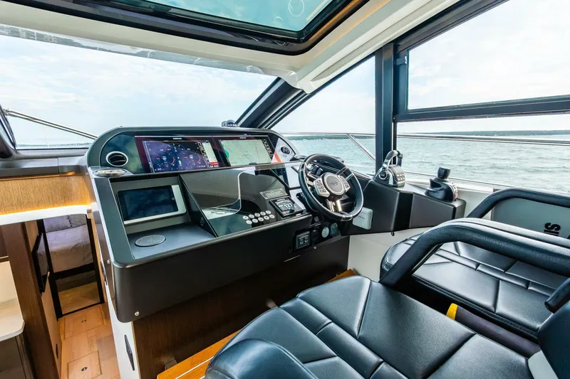 Slide: The Image of Sunseeker Predator 60 EVO 2021 - 22