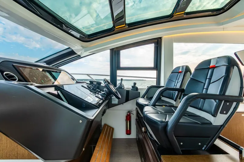 Slide: The Image of Sunseeker Predator 60 EVO 2021 - 26