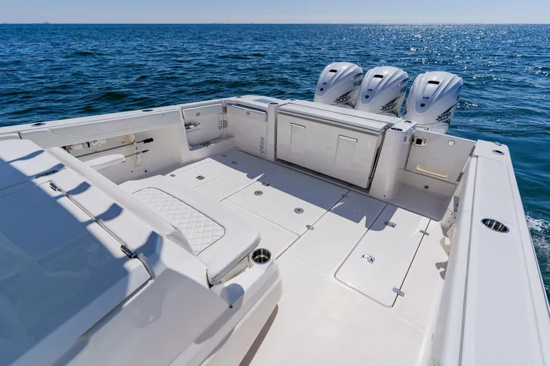 Slide: The Image of Pursuit S 378 Sport 2022 - 34