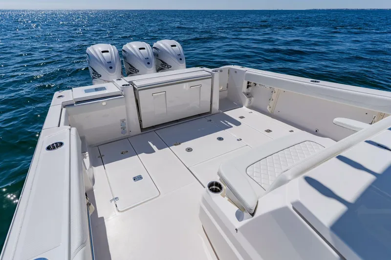 Slide: The Image of Pursuit S 378 Sport 2022 - 35