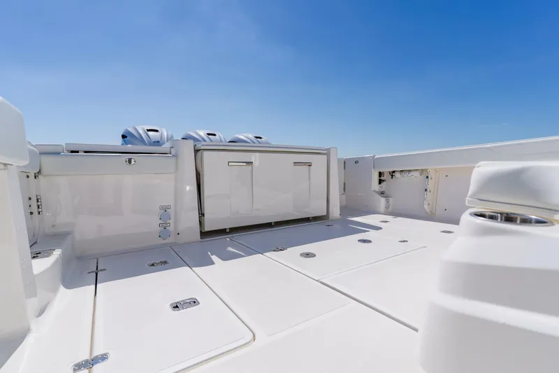 Slide: The Image of Pursuit S 378 Sport 2022 - 40
