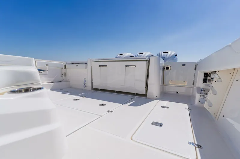 Slide: The Image of Pursuit S 378 Sport 2022 - 41