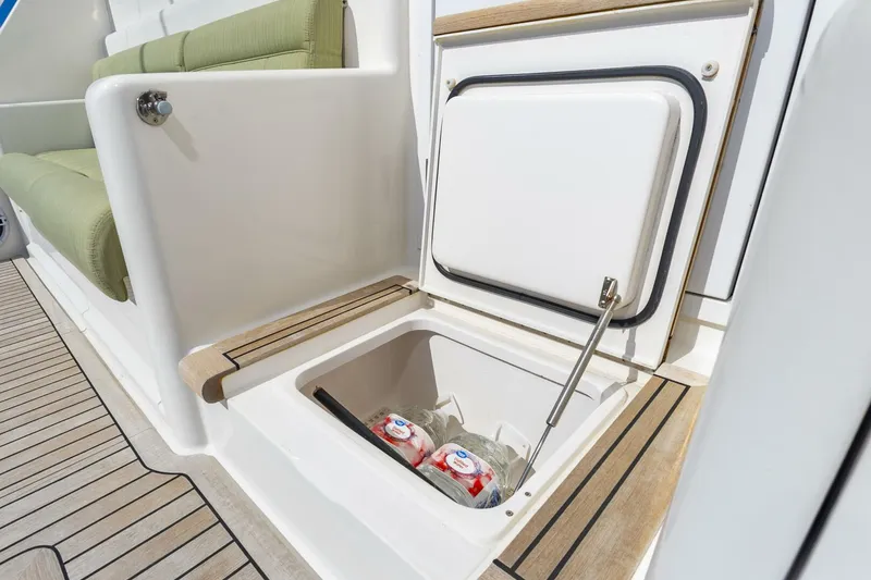 Slide: The Image of Viking 52 Sport Coupe 2010 - 16