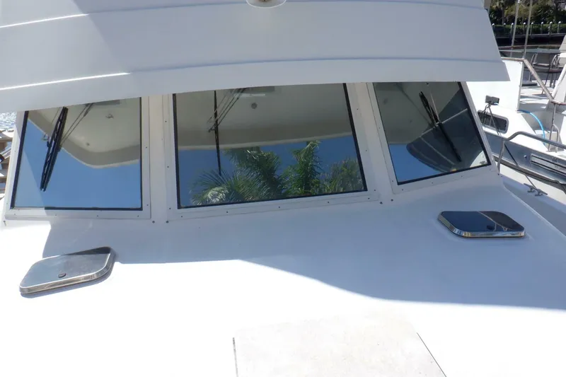 Slide: The Image of Mainship 430 Trawler 2002 - 15