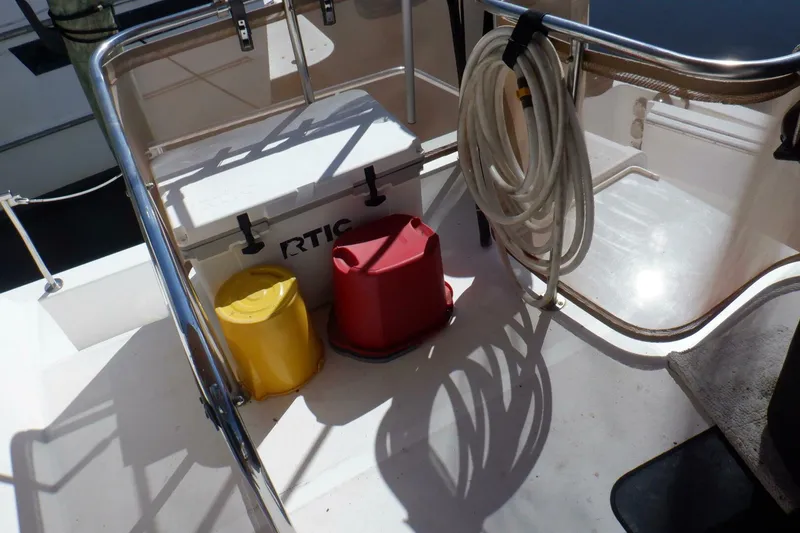 Slide: The Image of Mainship 430 Trawler 2002 - 17