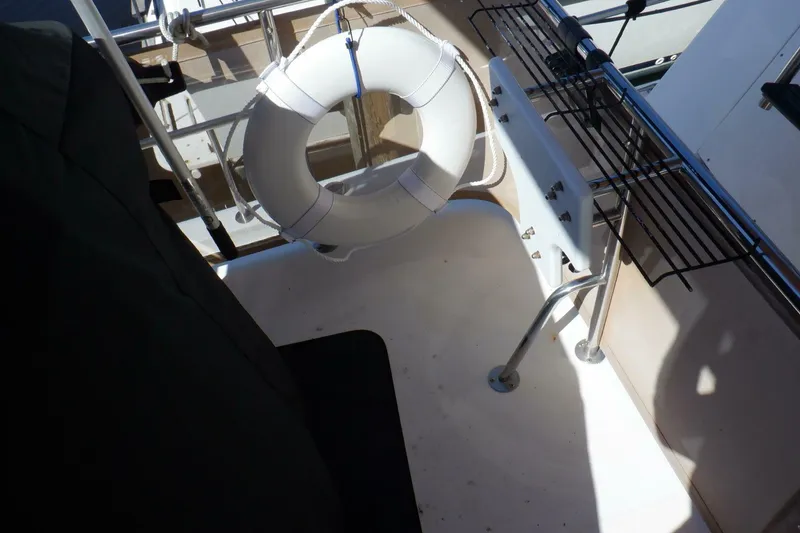 Slide: The Image of Mainship 430 Trawler 2002 - 18