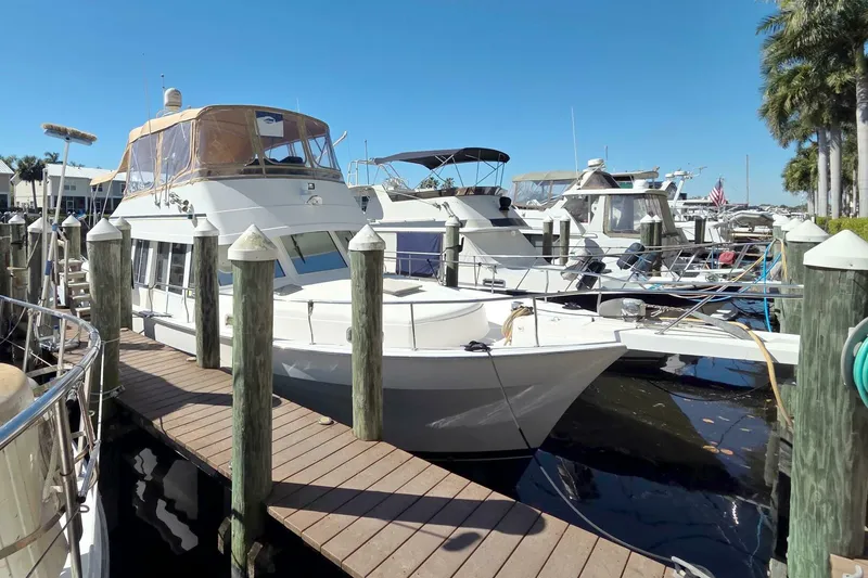 Slide: The Image of Mainship 430 Trawler 2002 - 2