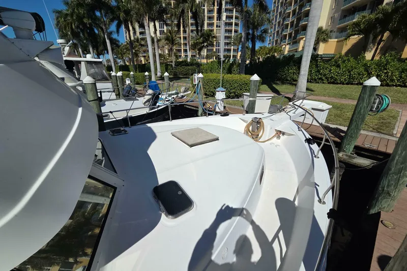 Slide: The Image of Mainship 430 Trawler 2002 - 4