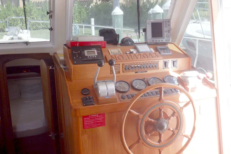 Slide: The Image of Mainship 430 Trawler 2002 - 46